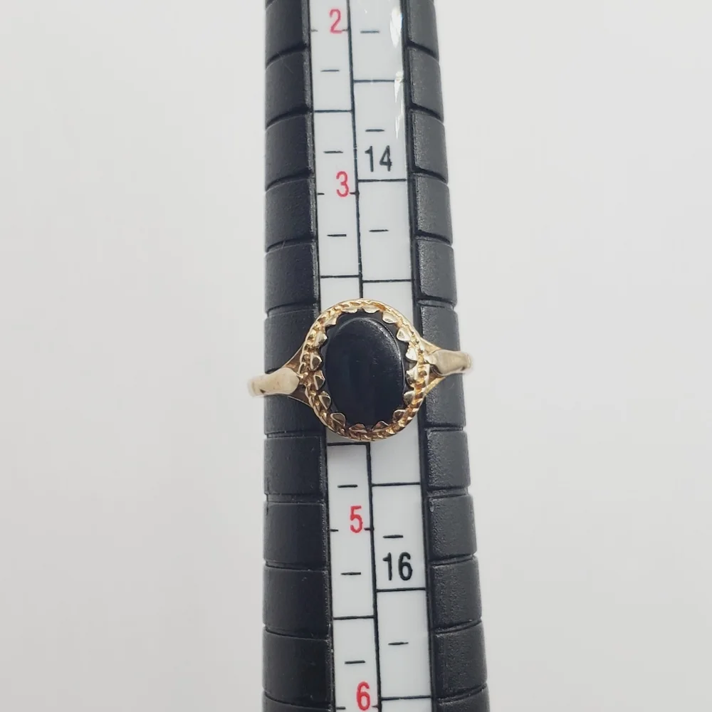 10k Solid Yellow Gold Oval Cabochon Black Onyx Vintage Pinky Ring
